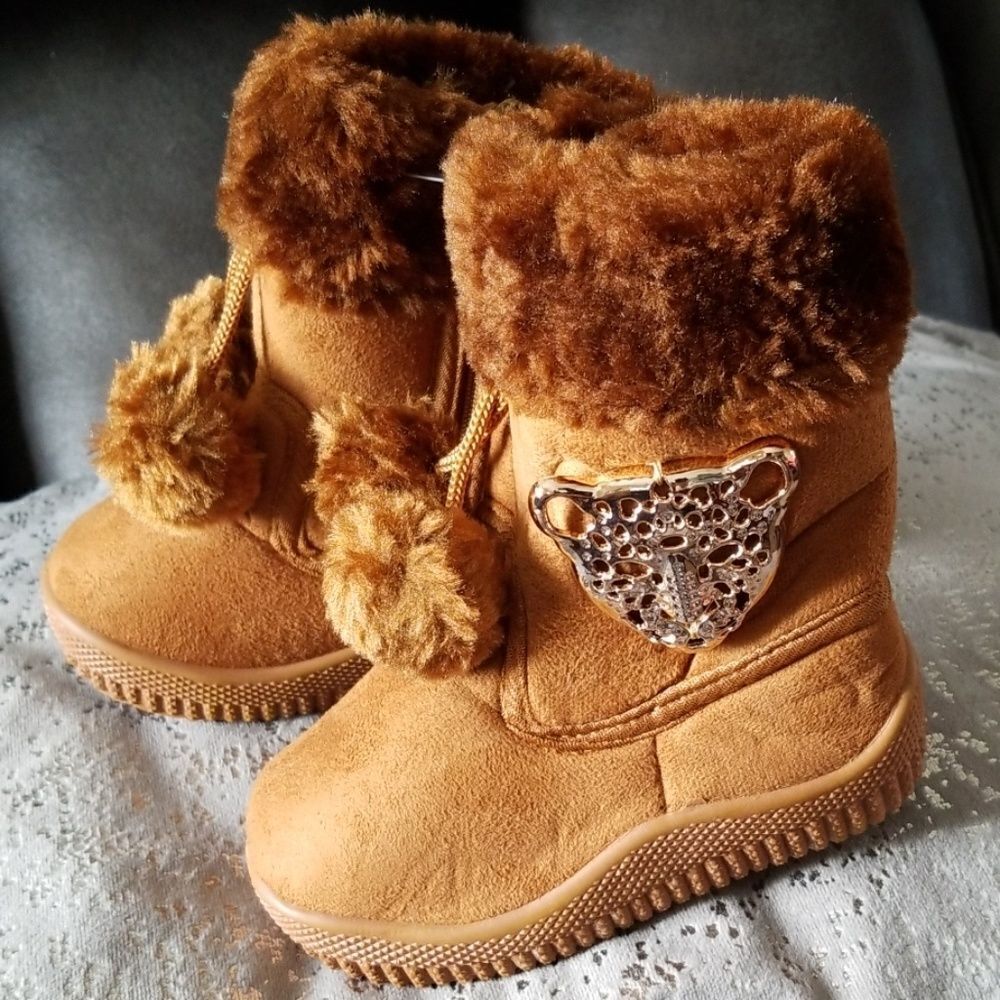 Boots   - Picture 2 of 3
